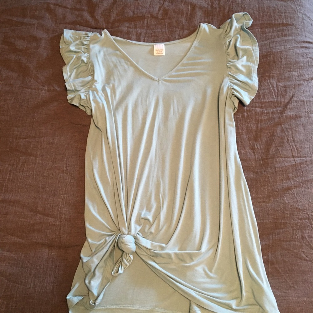 Maternity top, size medium.